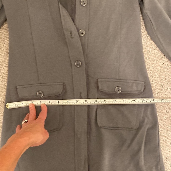 Linq - designed in LA - over the bottom shirt/ sweater - Picture 10 of 13